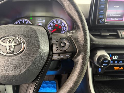 Used 2022 Toyota RAV4 XLE AWD/4WD image 22