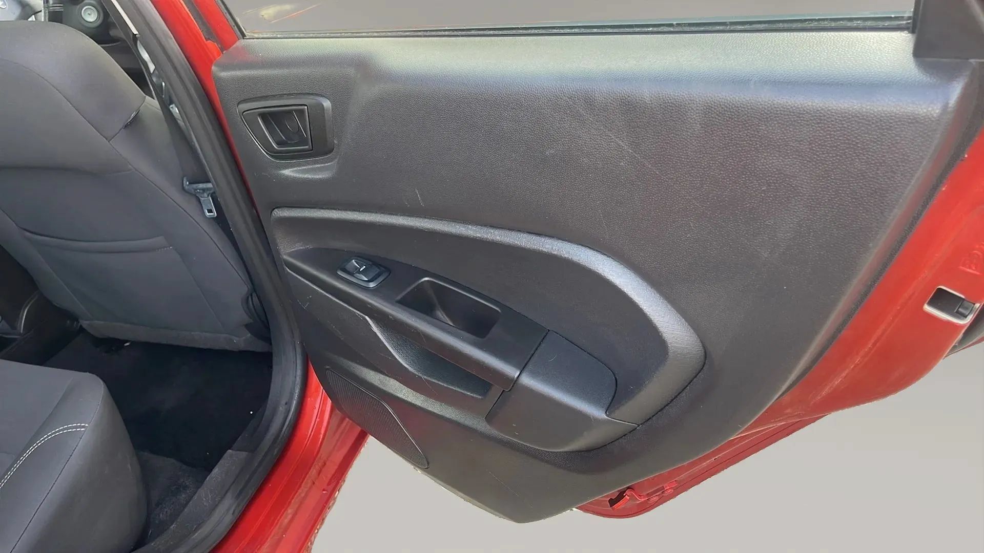 Used 2018 Ford Fiesta SE FWD image 27