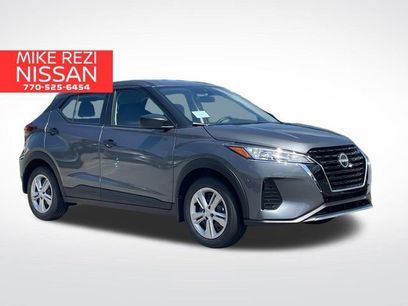 New 2025 Nissan Kicks Play S