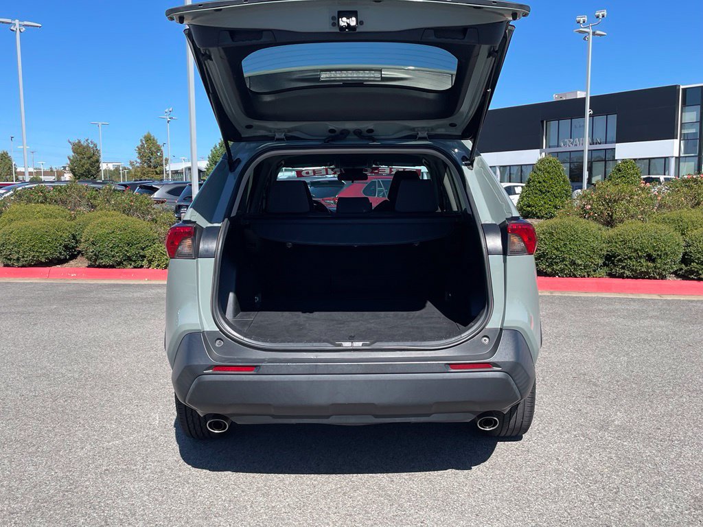 Used 2021 Toyota RAV4 XLE AWD/4WD image 7