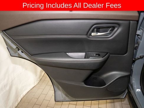 Used 2022 Nissan Rogue SL w/ SL Premium Package FWD image 11