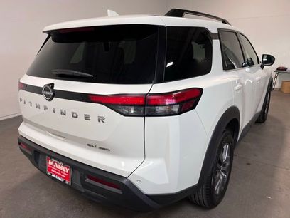 Used 2024 Nissan Pathfinder SV