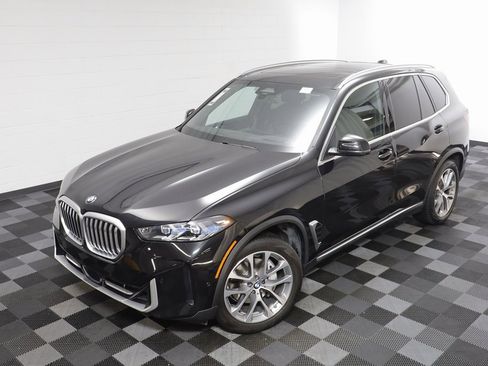 Certified 2025 BMW X5 xDrive40i image 2