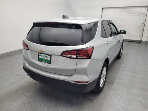 Used 2022 Chevrolet Equinox LS w/ LS Convenience Package FWD image 9