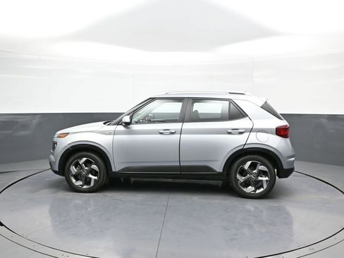 Certified 2021 Hyundai Venue SEL w/ Premium Package image 9