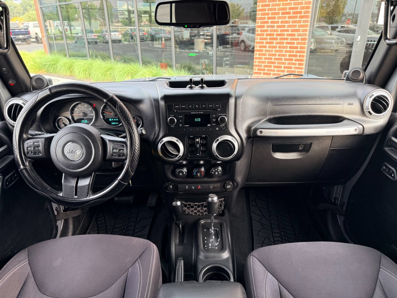 Used 2013 Jeep Wrangler Unlimited Rubicon w/ Connectivity Group AWD/4WD image 15