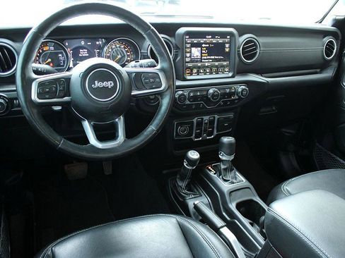 Used 2019 Jeep Wrangler Unlimited Sahara w/ Dual Top Group image 13