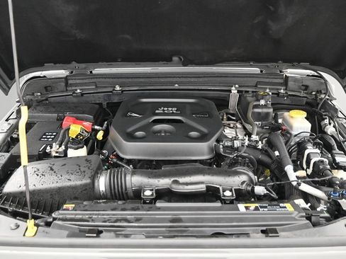 Used 2022 Jeep Wrangler Unlimited Rubicon w/ Dual Top Group image 15