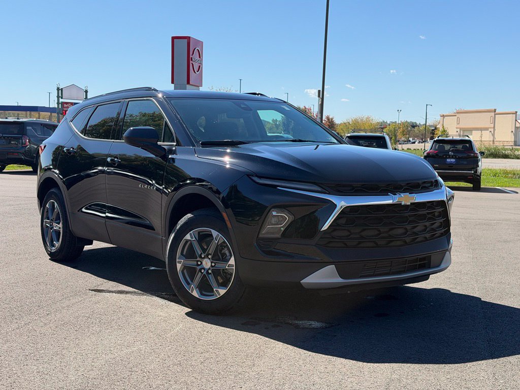 Used 2024 Chevrolet Blazer LT w/ Convenience Package AWD/4WD image 1