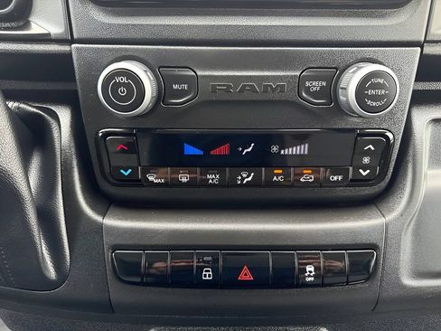 Used 2026 RAM ProMaster 2500 w/ Convenience Group FWD image 17