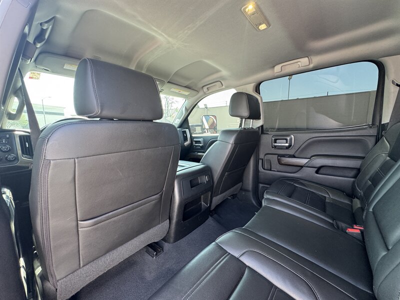 Used 2019 GMC Sierra 2500 Denali w/ Duramax Plus Package AWD/4WD image 34