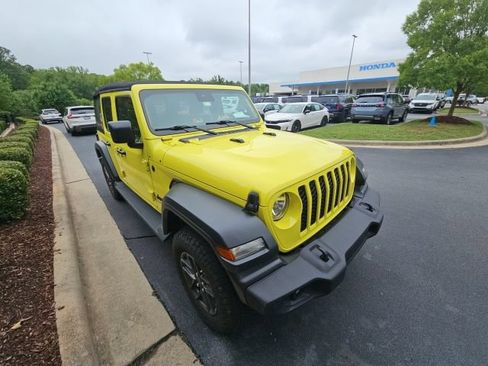 Used 2024 Jeep Wrangler Unlimited Sport AWD/4WD image 8