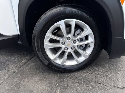 Used 2024 Chevrolet TrailBlazer LS w/ LS Convenience Package FWD image 25