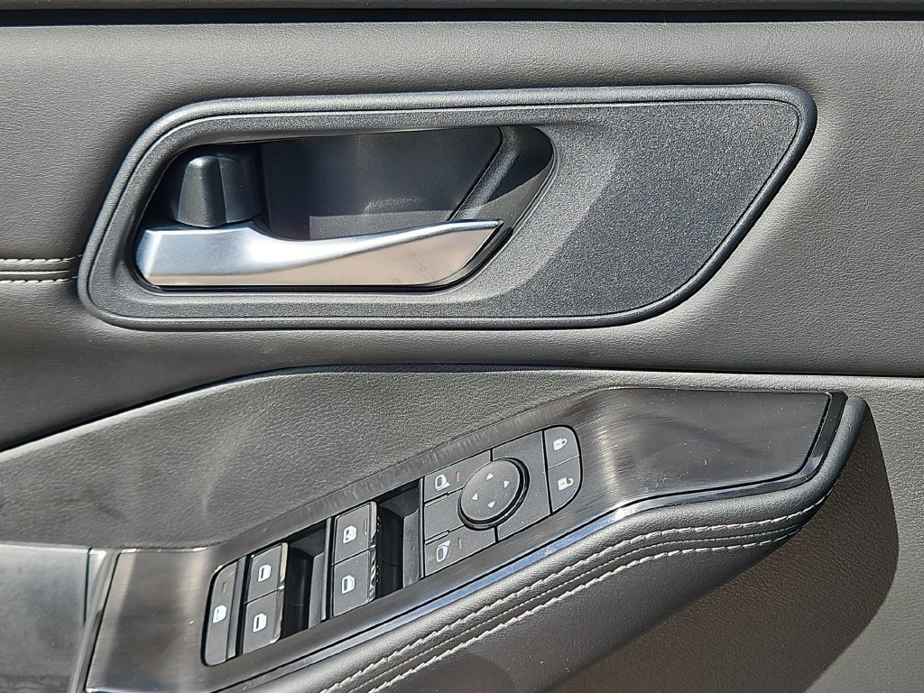 New 2026 Nissan Rogue Dark Armor FWD image 15