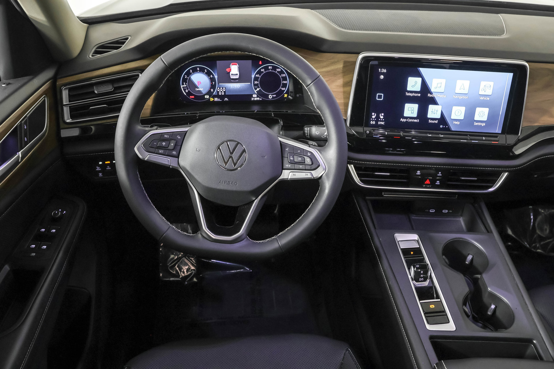 Used 2024 Volkswagen Atlas SE AWD/4WD image 39
