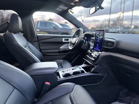 Used 2023 Ford Explorer ST w/ Technology Package image 11