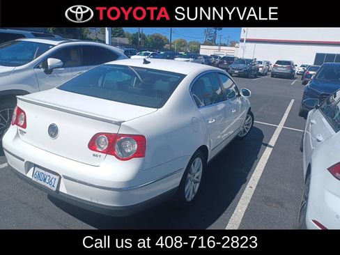Used 2010 Volkswagen Passat Komfort FWD image 2