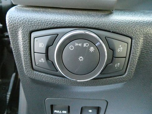 Used 2018 Ford F150 Lariat w/ Equipment Group 502A Luxury image 27