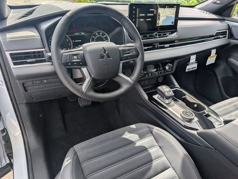New 2026 Mitsubishi Outlander LE FWD image 14