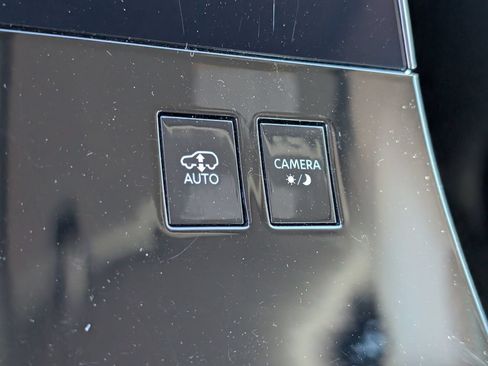 Used 2025 INFINITI QX80 Sensory AWD/4WD image 17