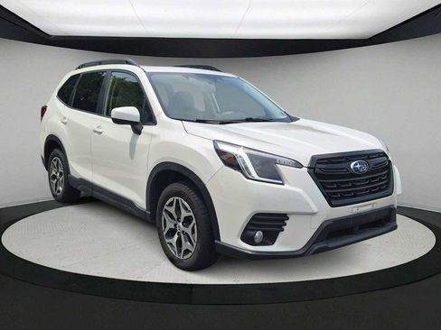 Used 2023 Subaru Forester Premium AWD/4WD image 2