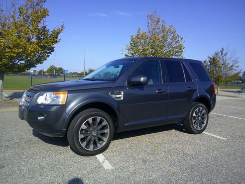 Used 2010 Land Rover LR2 HSE image 26