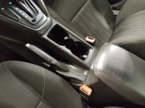 Used 2018 Ford Focus SE FWD image 26