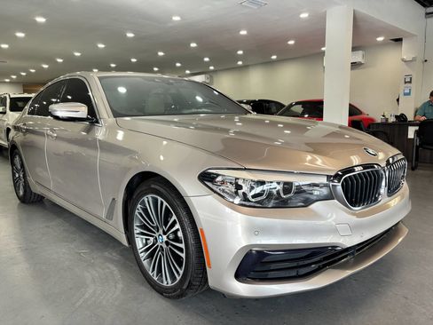 Used 2019 BMW 530i w/ Convenience Package RWD image 1