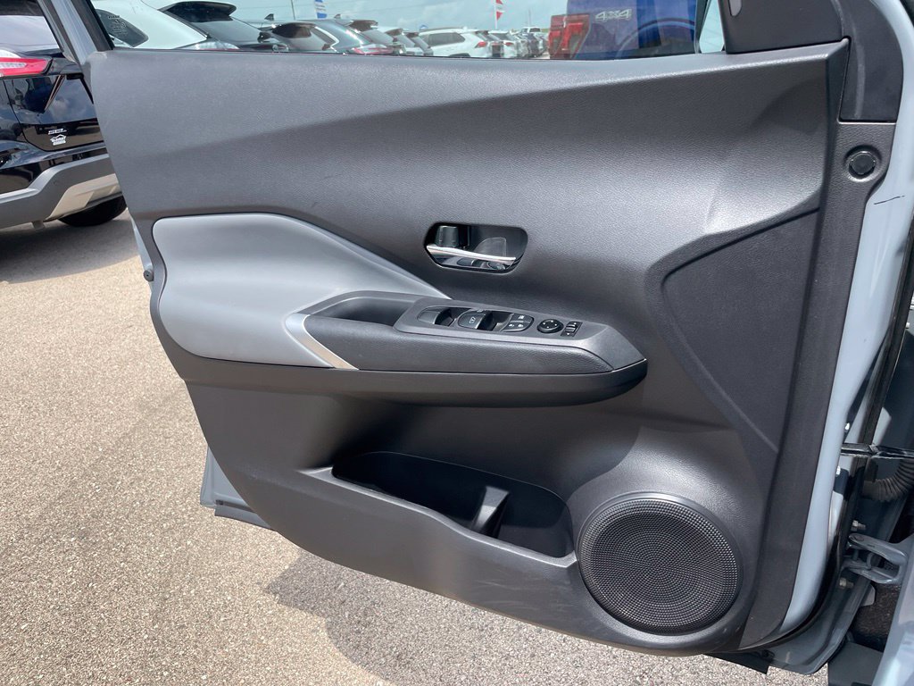 Used 2024 Nissan Kicks SR w/ SR Premium Package FWD image 42