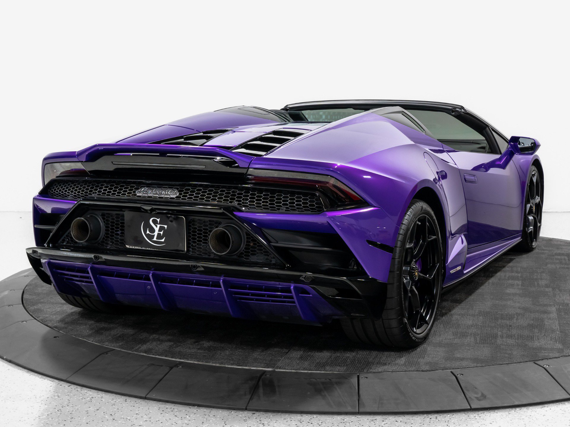Used 2020 Lamborghini Huracan EVO AWD/4WD image 8