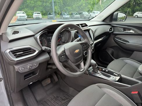 Used 2023 Chevrolet TrailBlazer LT w/ Convenience Package AWD/4WD image 46