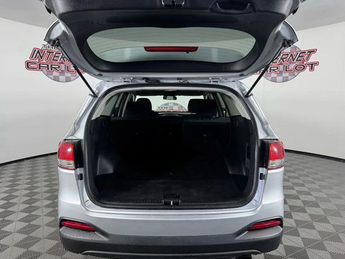 Used 2018 Kia Sorento L FWD image 25