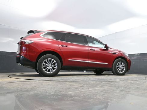 Used 2024 Buick Enclave Premium image 28