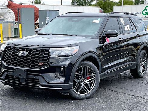 Used 2025 Ford Explorer ST AWD/4WD image 7