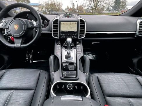 Used 2014 Porsche Cayenne Platinum Edition image 16