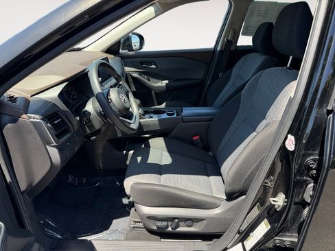 Used 2023 Nissan Rogue SV image 10