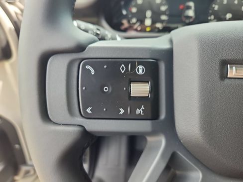 New 2026 Land Rover Defender 110 X-Dynamic SE AWD/4WD image 17