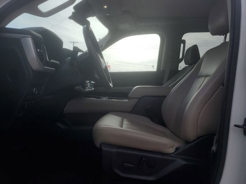 Used 2022 Ford Expedition XLT image 8