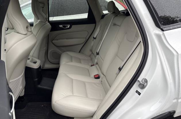 Used 2024 Volvo XC60 T8 Plus w/ Climate Package AWD/4WD image 7
