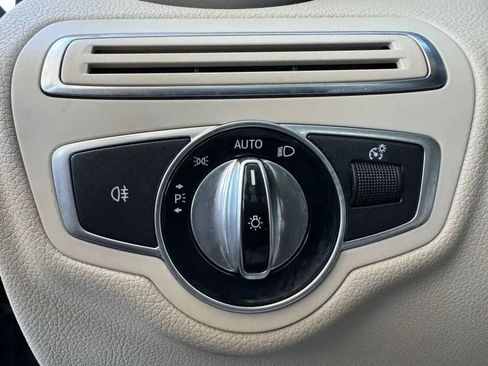 Used 2016 Mercedes-Benz C 300 4MATIC Sedan image 44