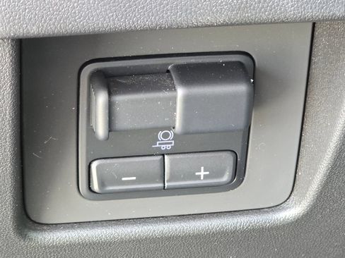 Used 2023 Chevrolet Colorado Trail Boss w/ Advanced Trailering Package AWD/4WD image 10