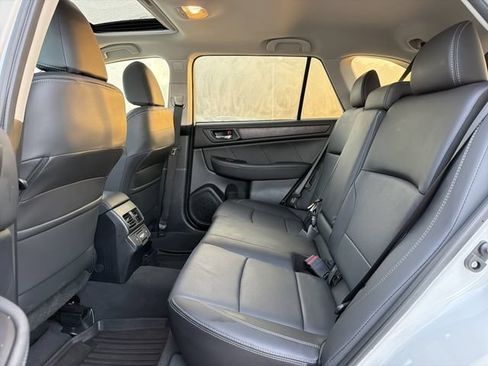 Used 2018 Subaru Outback 2.5i Limited AWD/4WD image 13
