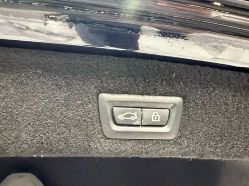 Used 2018 BMW 750i xDrive image 39