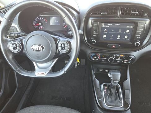 Used 2020 Kia Soul GT-Line FWD image 27
