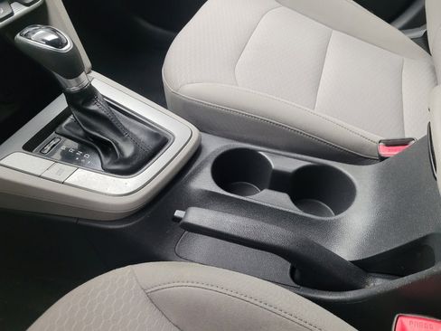 Used 2020 Hyundai Elantra SE w/ Cargo Package (C1) image 26