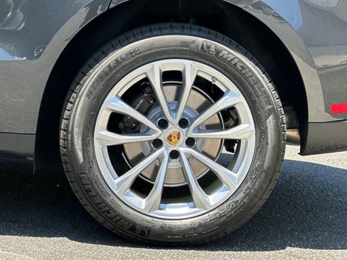 New 2026 Porsche Macan AWD/4WD image 30