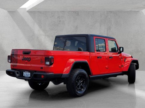 Used 2022 Jeep Gladiator Willys image 4