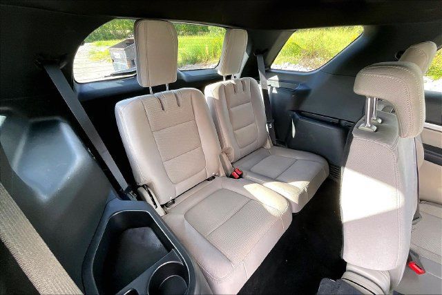 Used 2018 Ford Explorer XLT FWD image 29