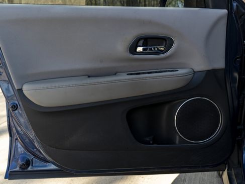 Used 2016 Honda HR-V EX image 38