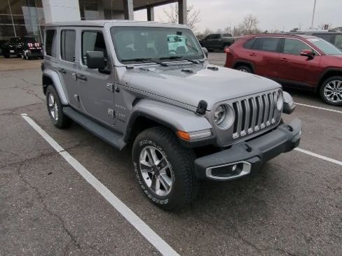 Used 2019 Jeep Wrangler Unlimited Sahara image 5